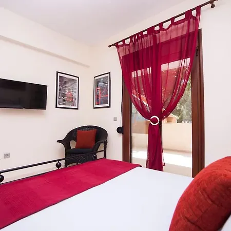 Apartment Beautiful With Exotic Garden At Peukoxori! Pefkochori